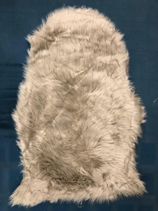 Faux Fur Rug - Image 9